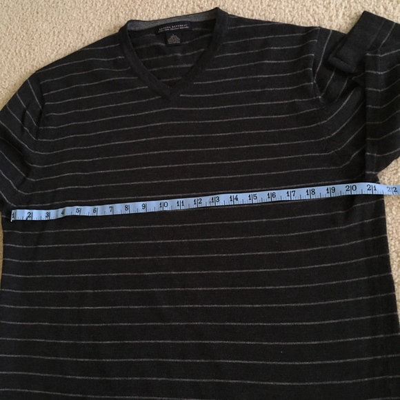 Vintage BANANA REPUBLIC mens Italian Merino Sweater, large - Picture 4 of 4